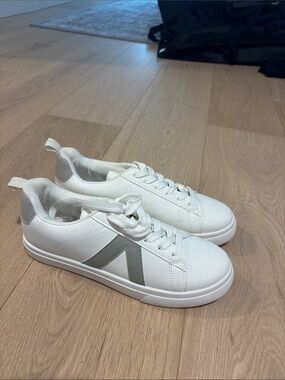 Ardene White Sneakers with Gray Accent